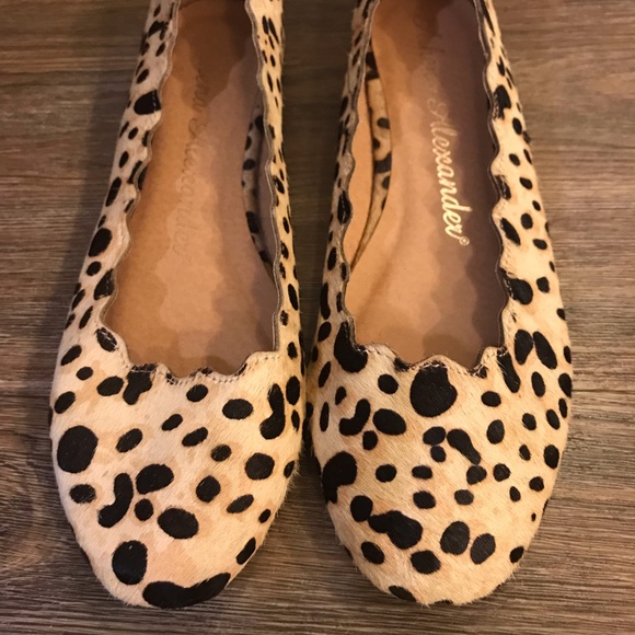 New Athena Alexander Chetah Print Flats- Size 7 - Picture 2 of 5
